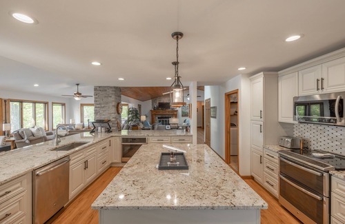 Innsbrook House | Oceanfront Retreat at Kinsey Cove: Guest Rated 10/10