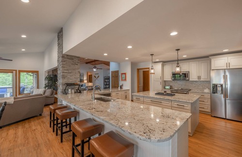 Innsbrook House | Oceanfront Retreat at Kinsey Cove: Guest Rated 10/10