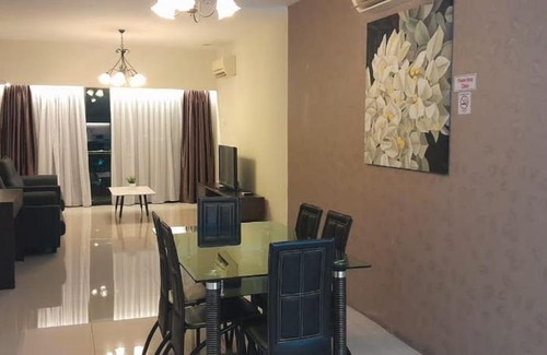 Taman Istana Apartment | Kinta Riverfront Riverview Apartment - Family-Friendly Escape