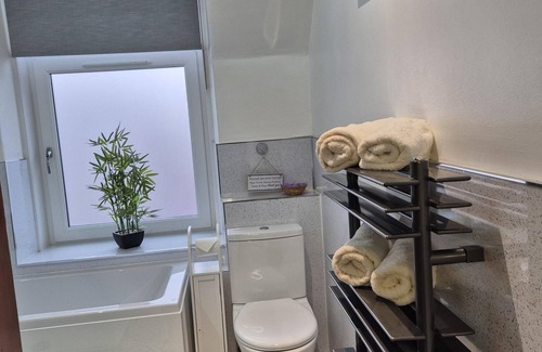Buckie Bed & Breakfast | Guest Rated: Kintrae B&B with Breakfast & Family Comfort