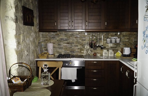 Aristotelis Cottage | Beautiful Kiparissi Cottage with Oceanfront Dining in Halkidiki