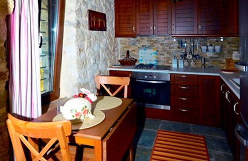 Aristotelis Cottage | Beautiful Kiparissi Cottage with Oceanfront Dining in Halkidiki