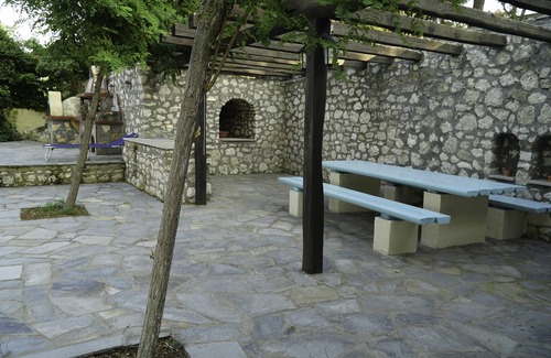 Aristotelis Cottage | Beautiful Kiparissi Cottage with Oceanfront Dining in Halkidiki