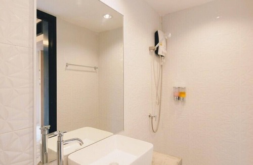 Trang Hotel | Budget-Friendly Kipbox Hotel Trang with Family Amenities