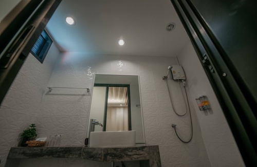 Trang Hotel | Budget-Friendly Kipbox Hotel Trang with Family Amenities