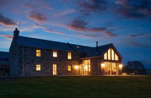Murthly House | Relax at Kipney Farmhouse with Hot Tub & Top Guest Rating