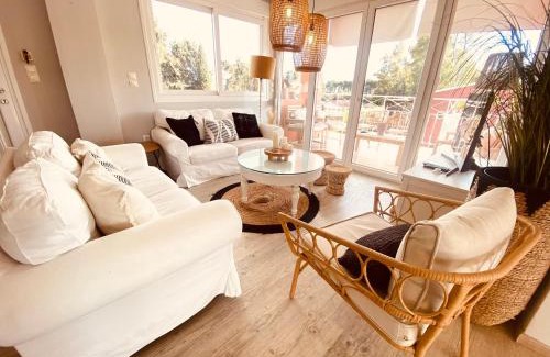 Dassia Apartment | Pet-Friendly KIPOS-SS Residences: Rated 9.3/10, Family Welcome