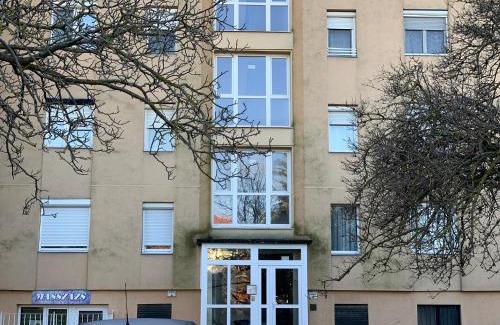 Szekesfehervar Apartment | Explore Királykút 1 Apartment - Family Friendly Getaway