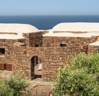 Pantelleria Hotel | Top-Rated Kirani Resort: Pet Friendly with Pool & Breakfast