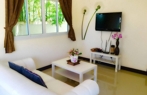 Hua Hin House | Cozy Kirinakara 2-Bed Home with Full Kitchen Amenities