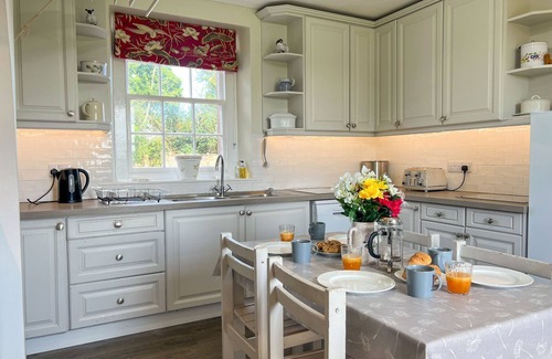 Carlisle House | Kirk House Longtown - a cottage that sleeps 13 guests in 7 bedrooms