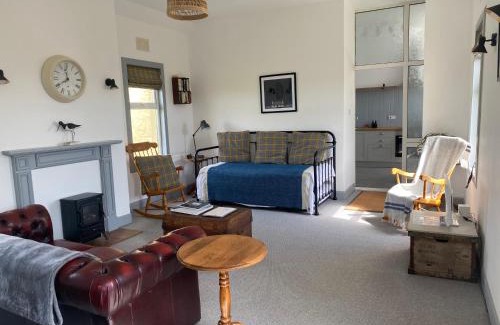 Kirkapol Apartment | Discover Kirkapol Beach Apartment - Pet & Child Friendly Retreat