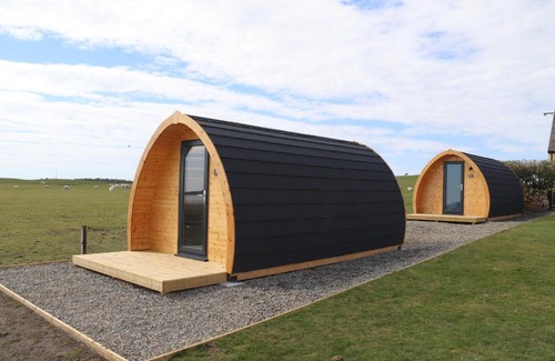 Kirkapol House | Pet-Friendly Kirkapol Beach Pod - Ebb with 9.1/10 Rating
