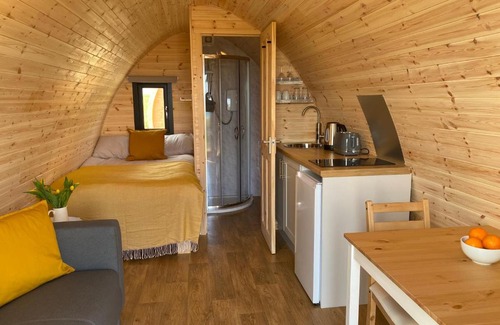 Kirkapol House | Pet-Friendly Kirkapol Beach Pod - Ebb with 9.1/10 Rating