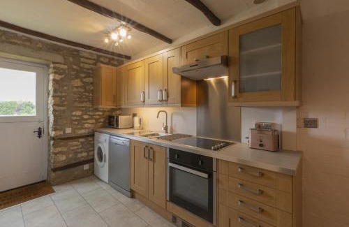 Scawton House | Discover Kirkdale Cottage: Pet-Friendly Retreat with Top Reviews