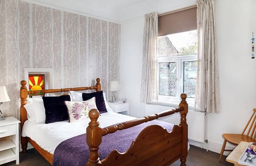 Knaresborough Bed & Breakfast | Charming Kirkgate House: 4-Star Stay with Breakfast Included