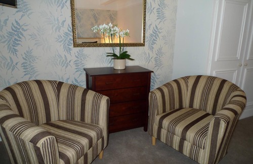 Knaresborough Bed & Breakfast | Charming Kirkgate House: 4-Star Stay with Breakfast Included