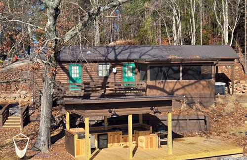 Dadeville Cabin | Kirkland Cabin on the Lake!