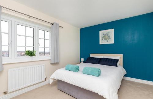 Stanley House | Modern 4 Bed Home in Wakefield - Ideal for Groups & Families