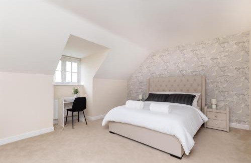 Stanley House | Modern 4 Bed Home in Wakefield - Ideal for Groups & Families