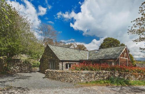 Kendal House | Relax at Kirkstone: Pet-Friendly 4-Star Getaway with Pool