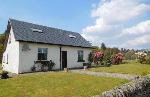 Kilmichael Glassary House | Cozy Kirnan Cottage: Family-Friendly Retreat Awaits You