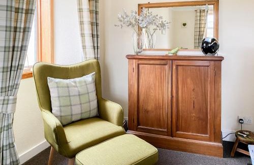 Kilmichael Glassary House | Cozy Kirnan Cottage: Family-Friendly Retreat Awaits You