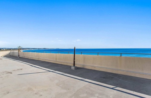 Coolangatta Apartment | Beachfront Comfort at Kirra Gardens - Min. 3 Night Stays