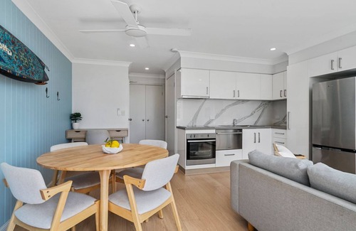 Coolangatta Apartment | Kirra On The Beach Apartments Unit 304 WIFI INCLUDED