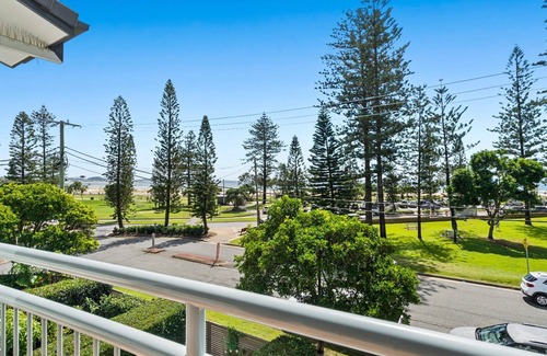 Coolangatta Apartment | Kirra On The Beach Apartments Unit 304 WIFI INCLUDED