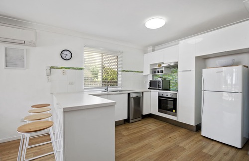 Coolangatta Apartment | Experience Kirra Palms Holiday Apartments with Ocean Views