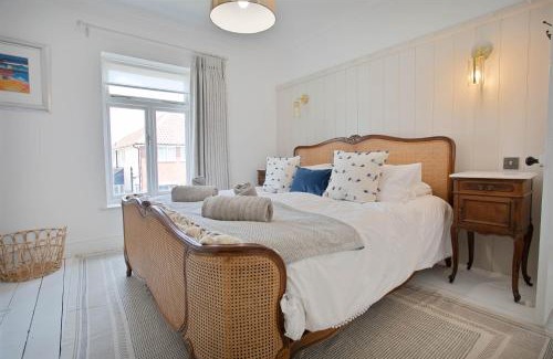 Sheringham House | Charming Kirrin Cottage in Sheringham - Pet Friendly Retreat
