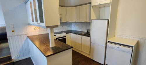 Hameenlinna Apartment | Elegant Kirstulan Kartano: Pet-Friendly Retreat Awaits