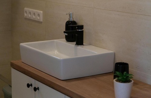 Nagyrev Apartment | Family-Friendly Stay at KisházadVendégház Awaits You