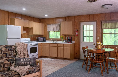 Triumph Cabin | Dog-Friendly Kishauwau Cabins Near Starved Rock State Park