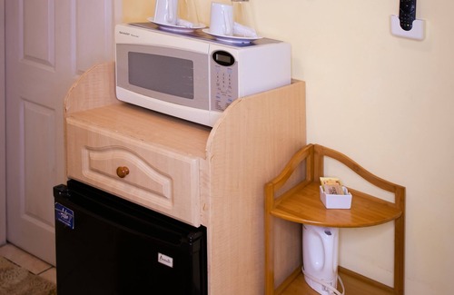 Port of Spain House | Discover Kiskadee Korner: Family-Friendly with Pool & Breakfast