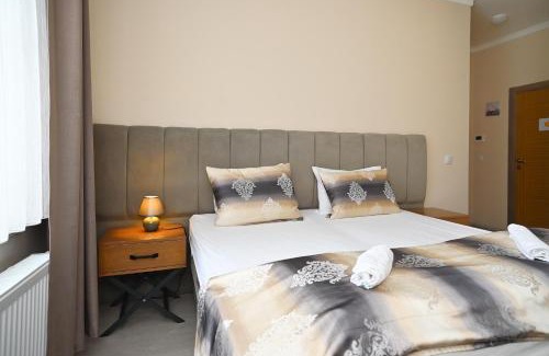 Oberhausen Hotel | Quality Stay at Kispet Deluxe Hotels & Suites with Dining