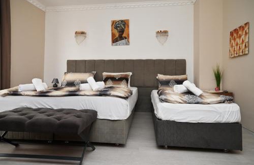 Oberhausen Hotel | Quality Stay at Kispet Deluxe Hotels & Suites with Dining