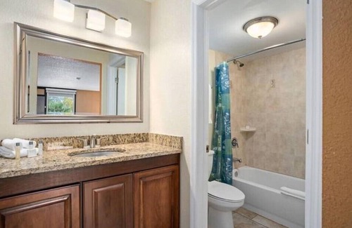 Historic Downtown Kissimmee Hotel | Inviting Kissimmee Room with Pool & Ocean View Access