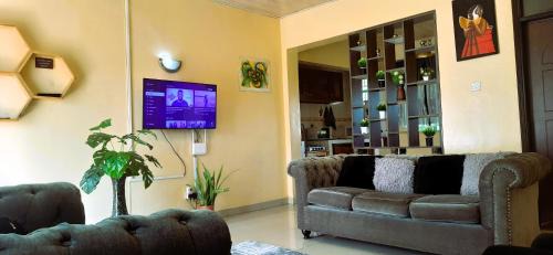 Kisumu House | Convenient Kisumu Airport View 2BR Apartment for Families