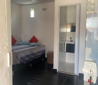 Jardim Caicara Apartment | Cozy Kit Net with Child-Friendly Amenities - Rated 9.4/10