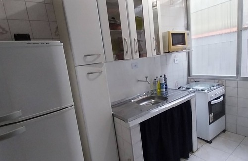 Boqueirao Apartment | Kit net Praia Grande Boqueirão 5 people 600 meters from the beach super cheap check it out!