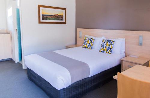 Orange Hotel | Family-Friendly Kite Street Units with Great Comfort