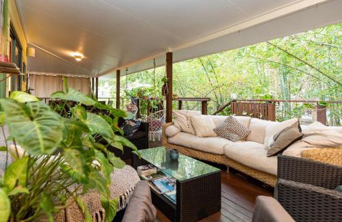 Agnes Water House | Beachfront KiteSurf 1770 House with Ocean Views & More