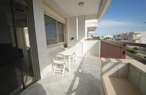 Lendinuso Apartment | Oceanfront Retreat for Kitesurf & Boat Enthusiasts