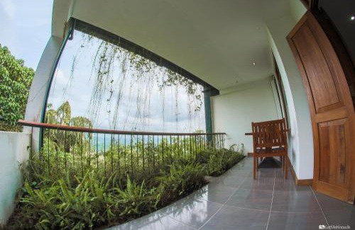 Meepe Resort | Discover Kithul Kanda: Mountain Resort with Pool & Breakfast