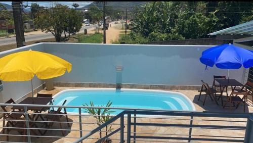Praia da Enseada House | Relax in Ubatuba: Oceanfront Stay with Pool & Pet-Friendly