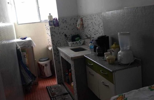 Guilhermina Apartment | Seaside Kitnet: Perfect Beach Access with Kitchen Amenities