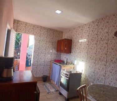 Pontal House | Oceanfront Getaway: Kitnet Pé na Areia with 9/10 Rating