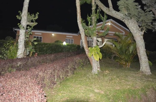 Kitojo House | Kitojo Guest Cottages
